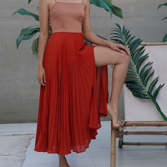 NWT Pleated Dress - Picture 2 of 5